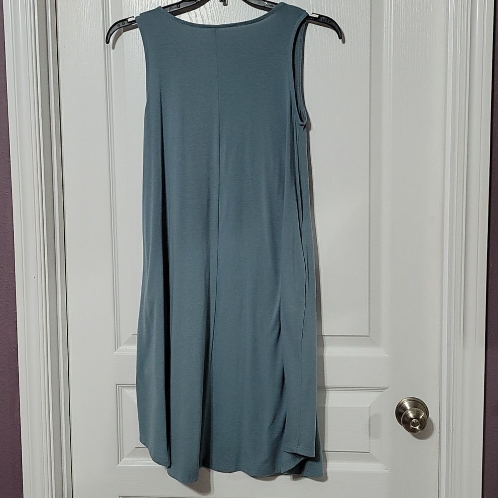 Dress   - Picture 2 of 3
